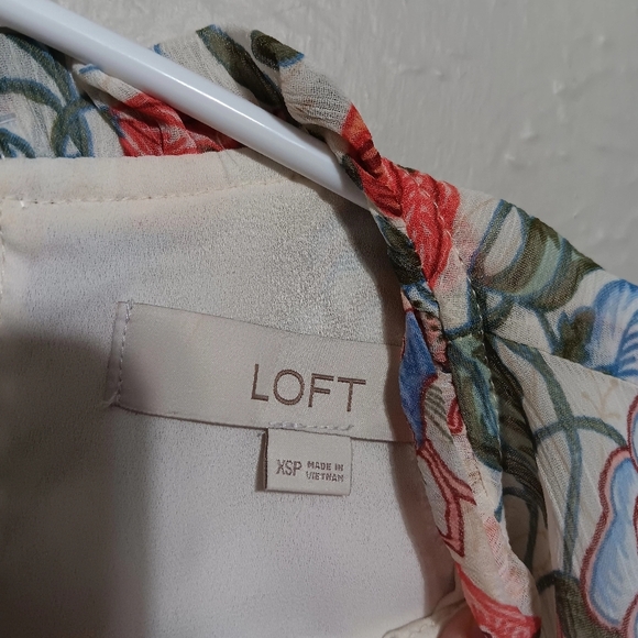 LOFT Cream Blouse with Peter Pan Collar and Ruffled Short Sleeves - Picture 3 of 5